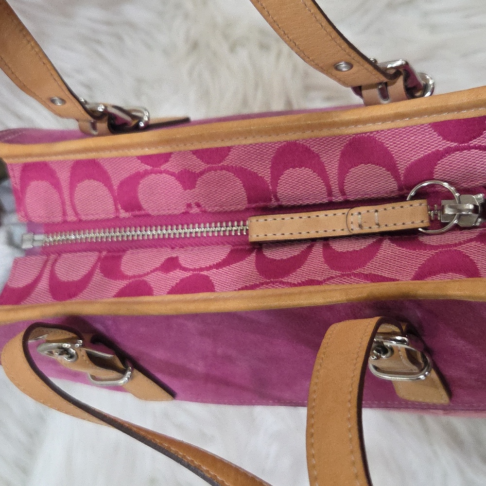 💕🔹️ Coach🔹️y2k vintage  Hampton Signature  Pink Jacquard Suede Leather Bag - Picture 10 of 14